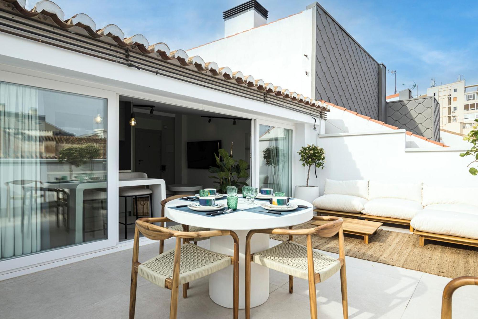 Atarazanas Suite, Atico Con Terraza Malaga Exterior photo
