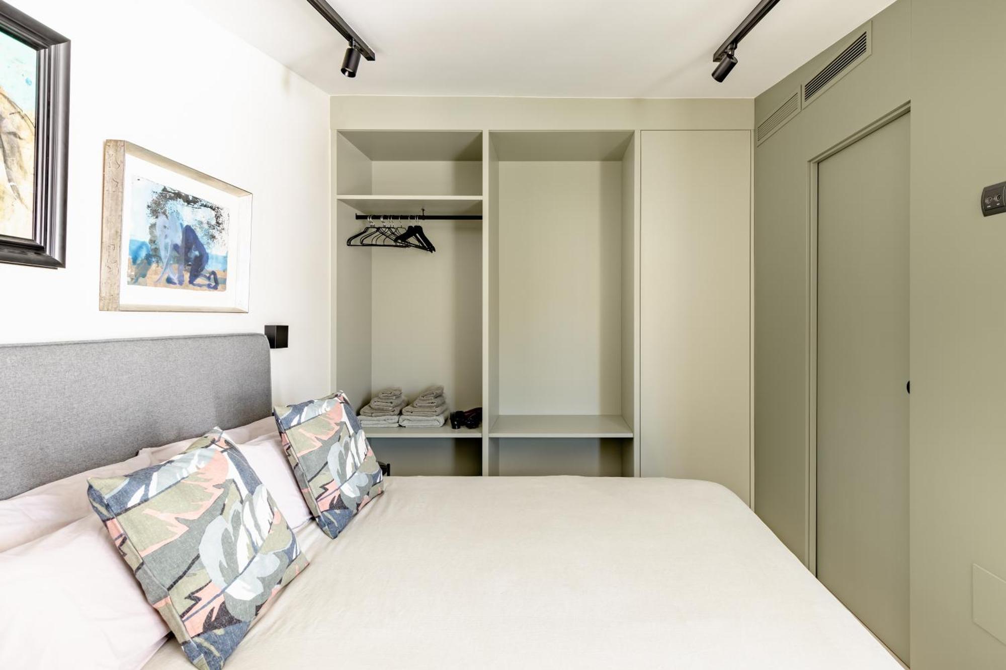 Atarazanas Suite, Atico Con Terraza Malaga Exterior photo